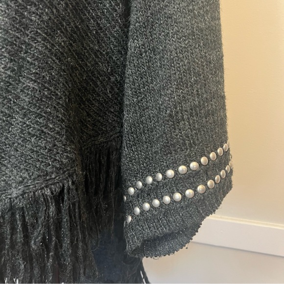 Elegant Wool Blend Dark Gray Fringe Studded Sleeve Poncho Sweater Oversized Sz S - Picture 3 of 10